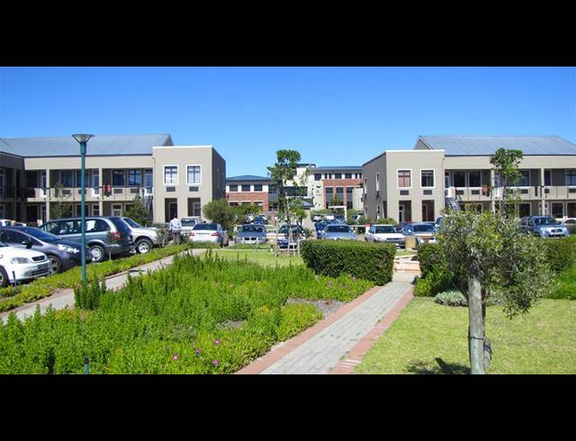 90M² OFFICE TO LET IN CENTURY CITY